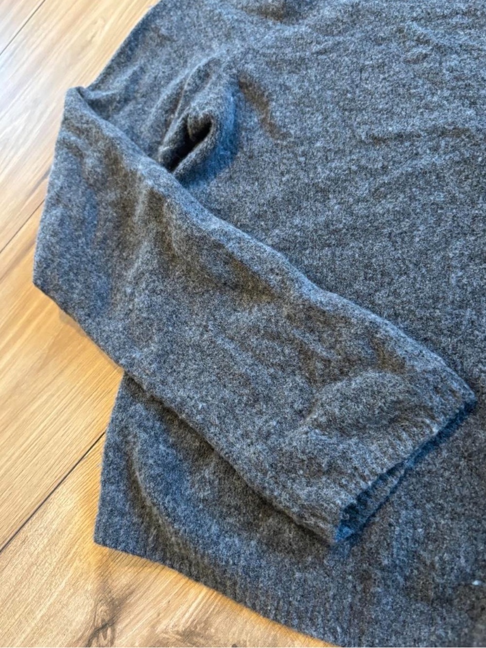 Wool blend Abercrombie sweater - Picture 5 of 5